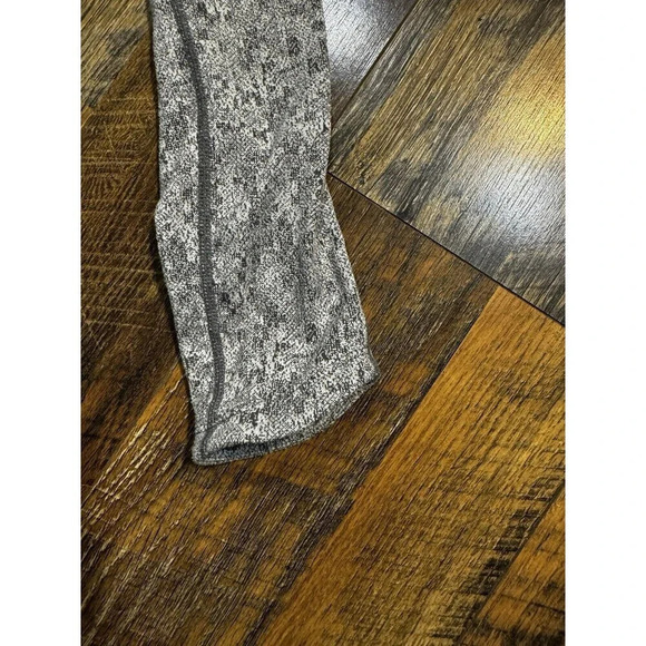 Gymshark  High Waist Leggings Gray/black  Dry Moisture Size XS - Picture 2 of 7